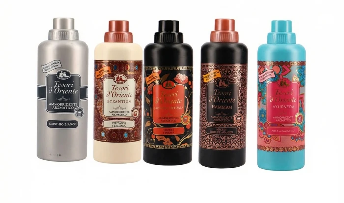 Zestaw pięciu różnokolorowych butelek płynów do płukania tkanin Tesori d'Oriente – Orientalna Uczta dla Zmysłów.